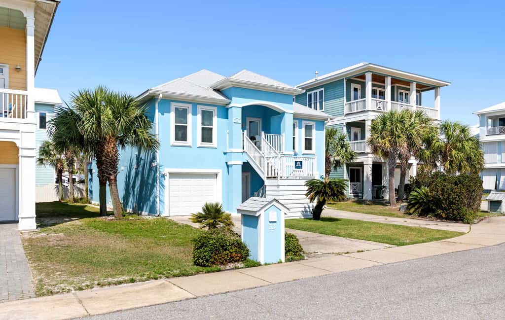 Stunning Beach Retreat with Shared Pool, Beach Access, Large Balcony & Gas Grill