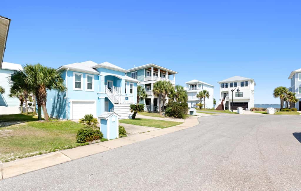Stunning Beach Retreat with Shared Pool, Beach Access, Large Balcony & Gas Grill