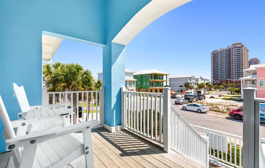 Stunning Beach Retreat with Shared Pool, Beach Access, Large Balcony & Gas Grill