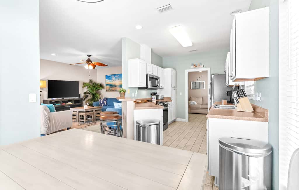Stunning Beach Retreat with Shared Pool, Beach Access, Large Balcony & Gas Grill