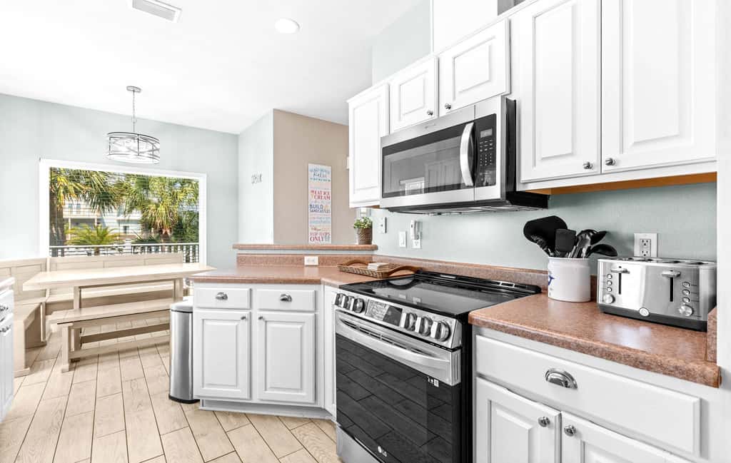 Stunning Beach Retreat with Shared Pool, Beach Access, Large Balcony & Gas Grill