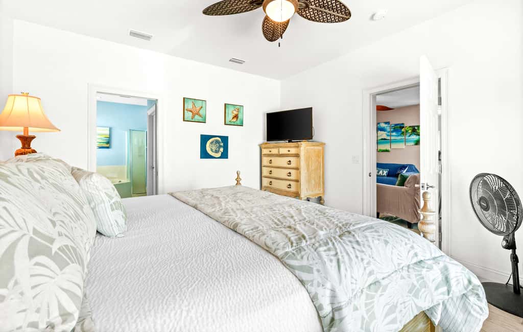 Stunning Beach Retreat with Shared Pool, Beach Access, Large Balcony & Gas Grill