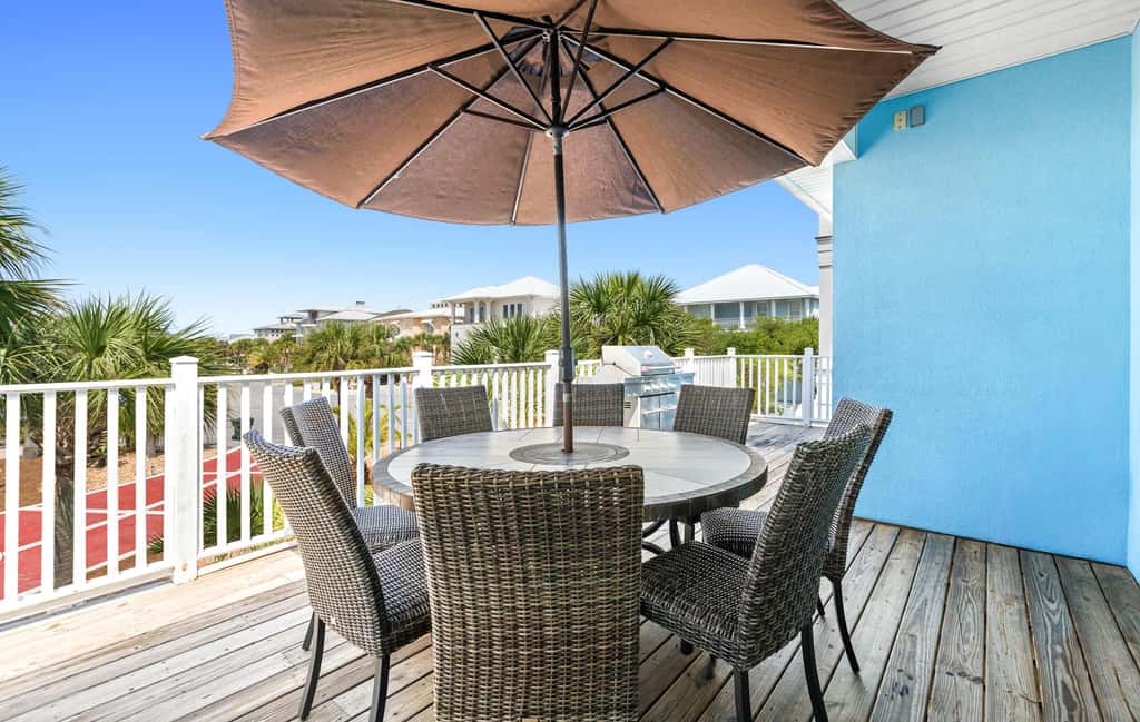 Stunning Beach Retreat with Shared Pool, Beach Access, Large Balcony & Gas Grill