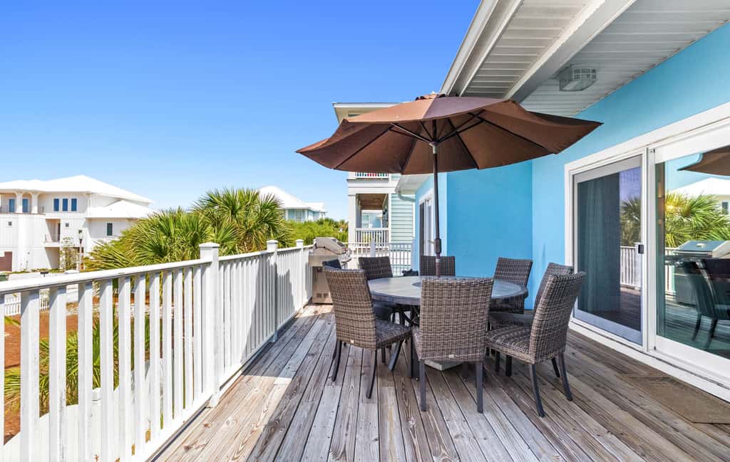 Stunning Beach Retreat with Shared Pool, Beach Access, Large Balcony & Gas Grill