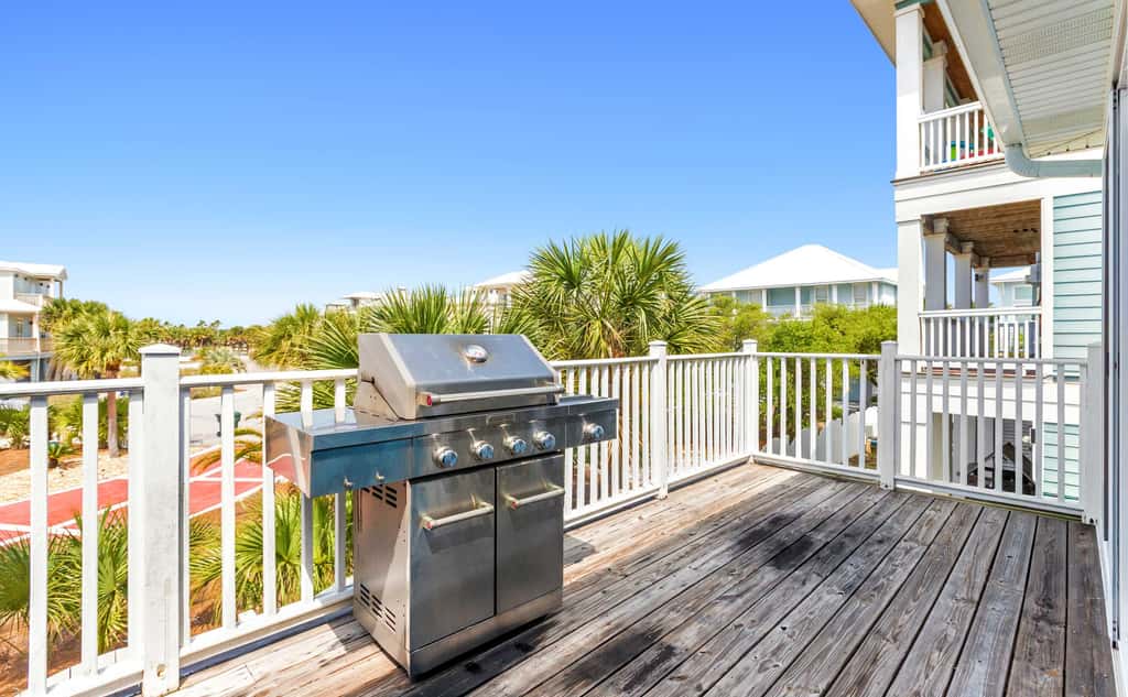 Stunning Beach Retreat with Shared Pool, Beach Access, Large Balcony & Gas Grill