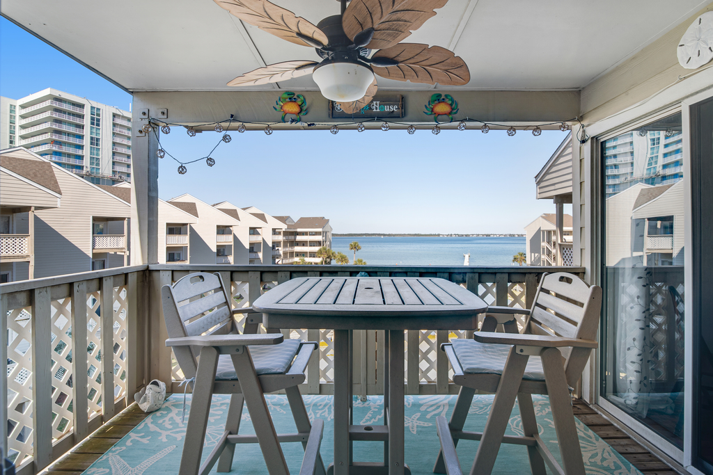 Cozy Waterfront Condo with a Shared Pool – Your Perfect Escape Awaits