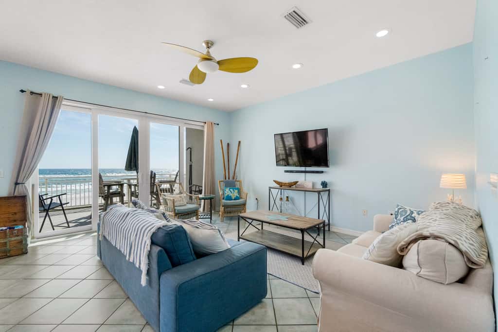 Beachfront townhome with ocean views, 2 balconies, WD, & AC - dog-friendly