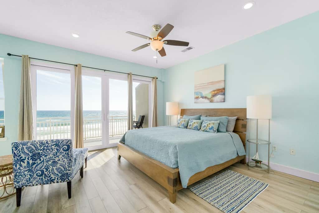 Beachfront townhome with ocean views, 2 balconies, WD, & AC - dog-friendly
