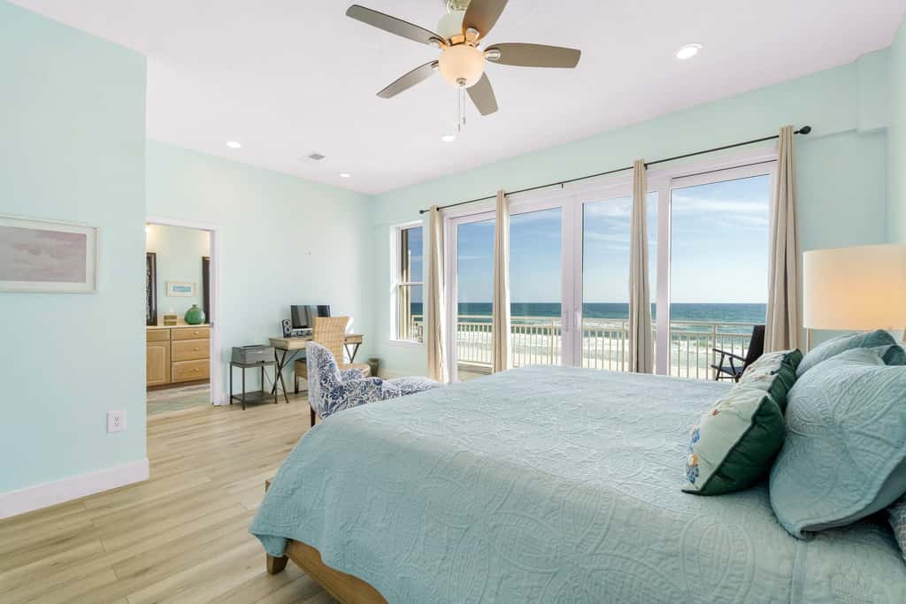 Beachfront townhome with ocean views, 2 balconies, WD, & AC - dog-friendly