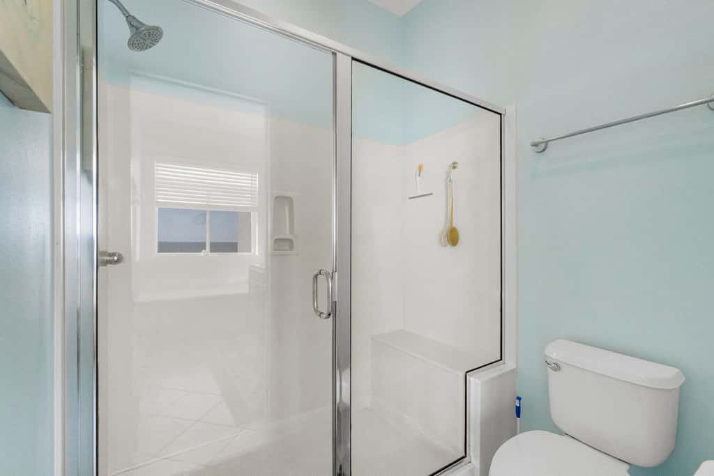 Beachfront townhome with ocean views, 2 balconies, WD, & AC - dog-friendly