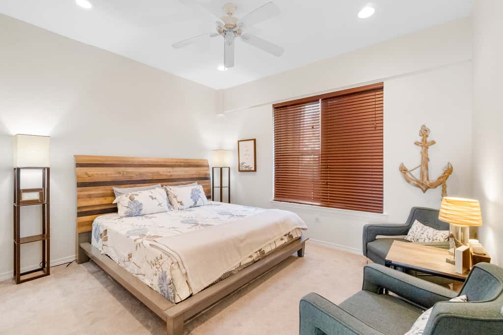 Beachfront townhome with ocean views, 2 balconies, WD, & AC - dog-friendly