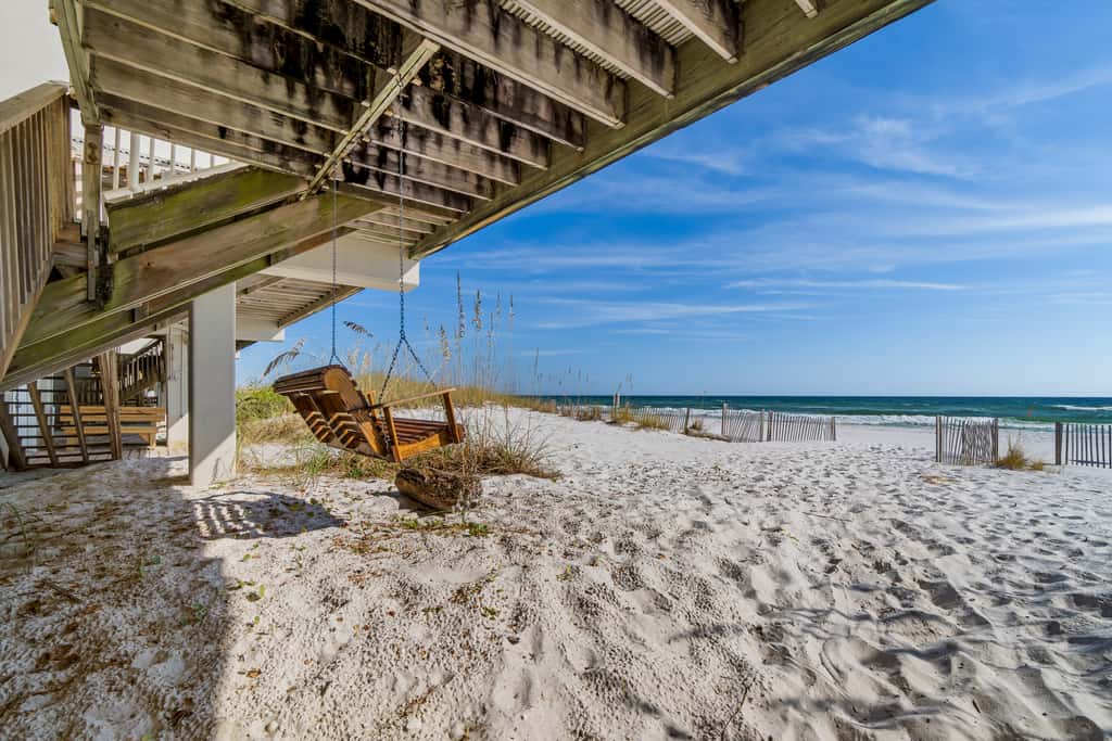 Beachfront townhome with ocean views, 2 balconies, WD, & AC - dog-friendly