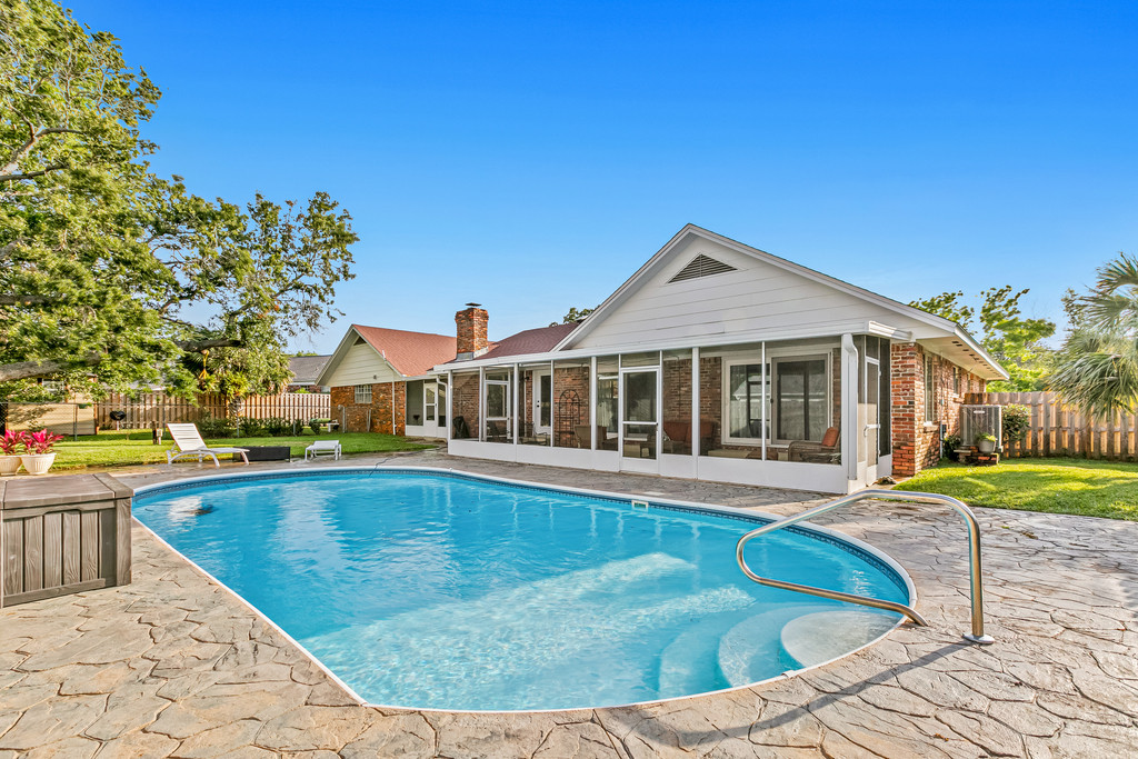 Dog-Friendly Home with Private Pool & High-Speed WiFi - Near Beach & Boat Launch