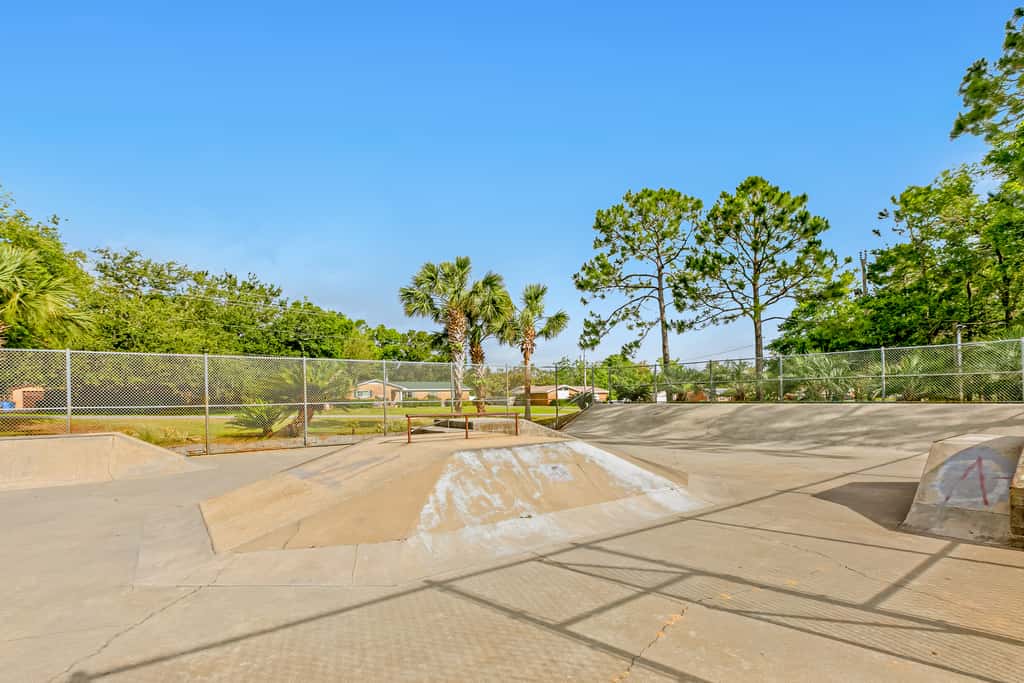 Dog-Friendly Home with Private Pool & High-Speed WiFi - Near Beach & Boat Launch