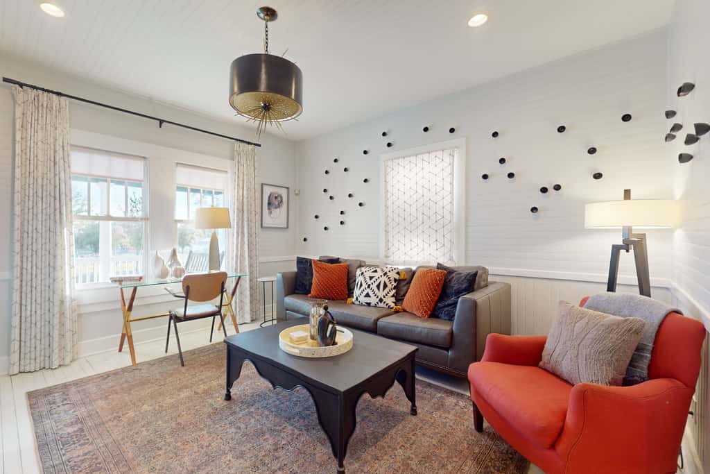Historic downtown cottage with high-speed WiFi and central AC - dogs okay