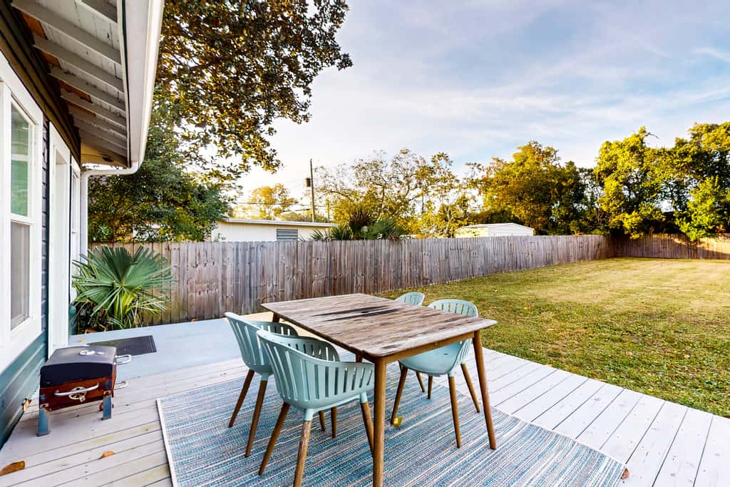 Historic downtown cottage with high-speed WiFi and central AC - dogs okay