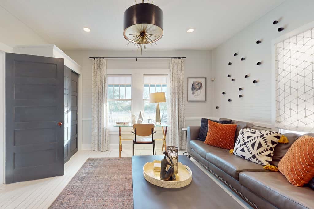 Historic downtown cottage with high-speed WiFi and central AC - dogs okay