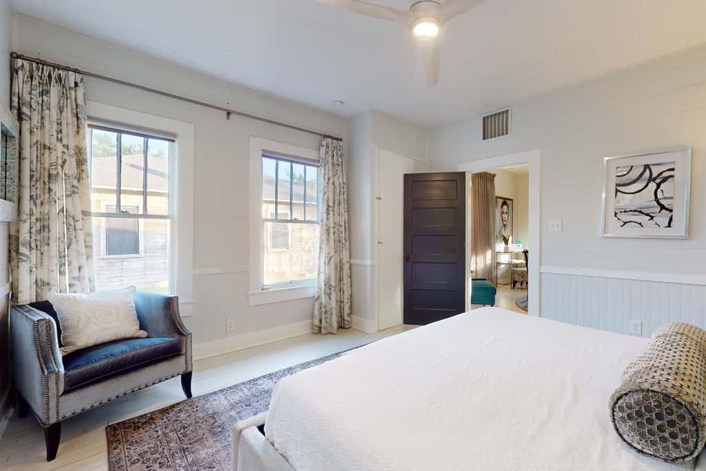 Historic downtown cottage with high-speed WiFi and central AC - dogs okay