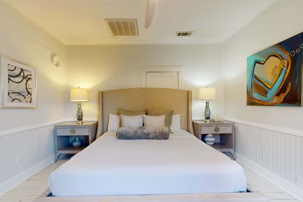 Historic downtown cottage with high-speed WiFi and central AC - dogs okay