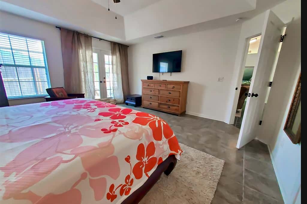 Gorgeous coastal home with plenty of space, dock and outdoor area