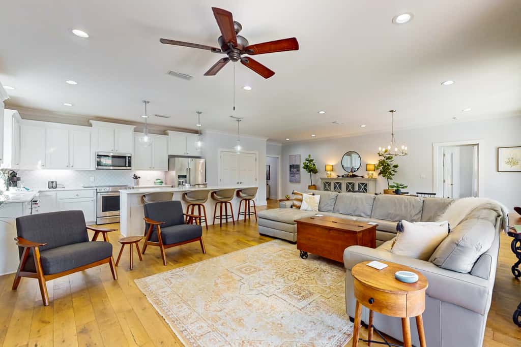 Contemporary dog-friendly retreat with pool & patio - near shops & attractions