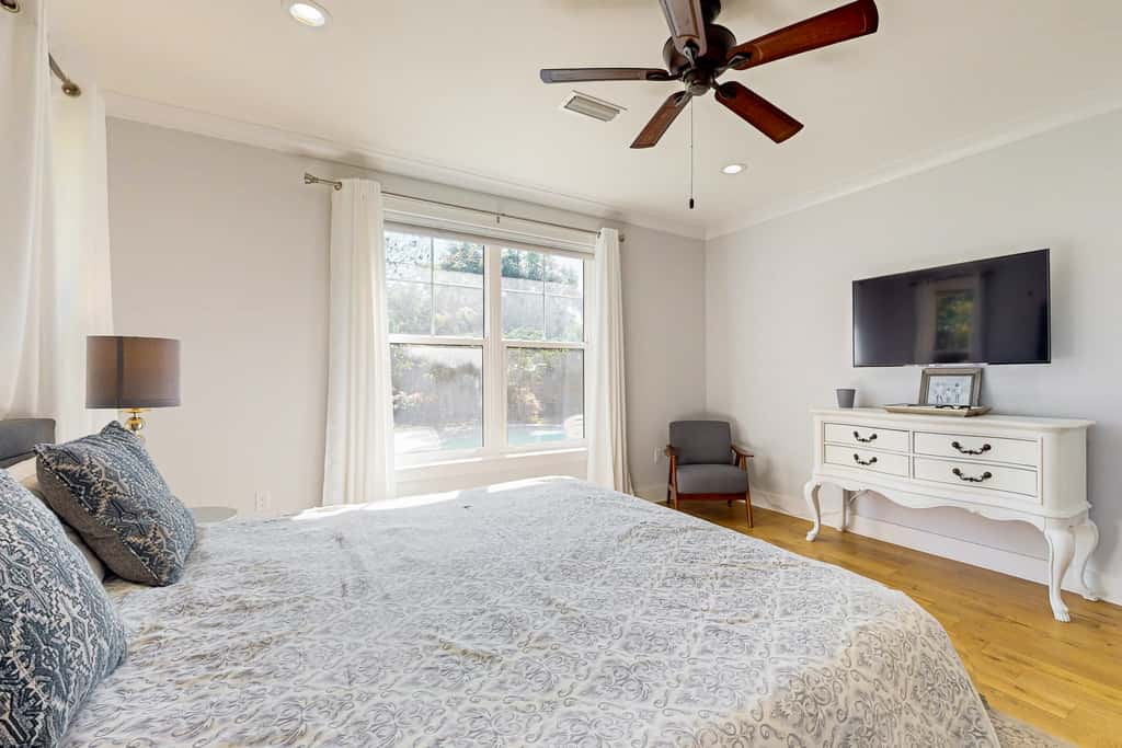 Contemporary dog-friendly retreat with pool & patio - near shops & attractions