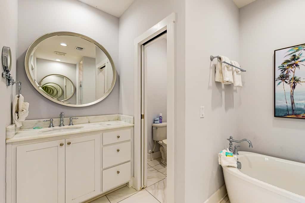 Contemporary dog-friendly retreat with pool & patio - near shops & attractions