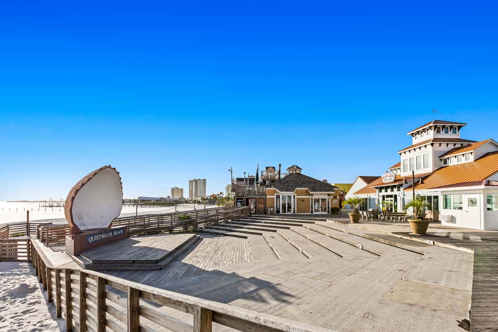 Contemporary dog-friendly retreat with pool & patio - near shops & attractions