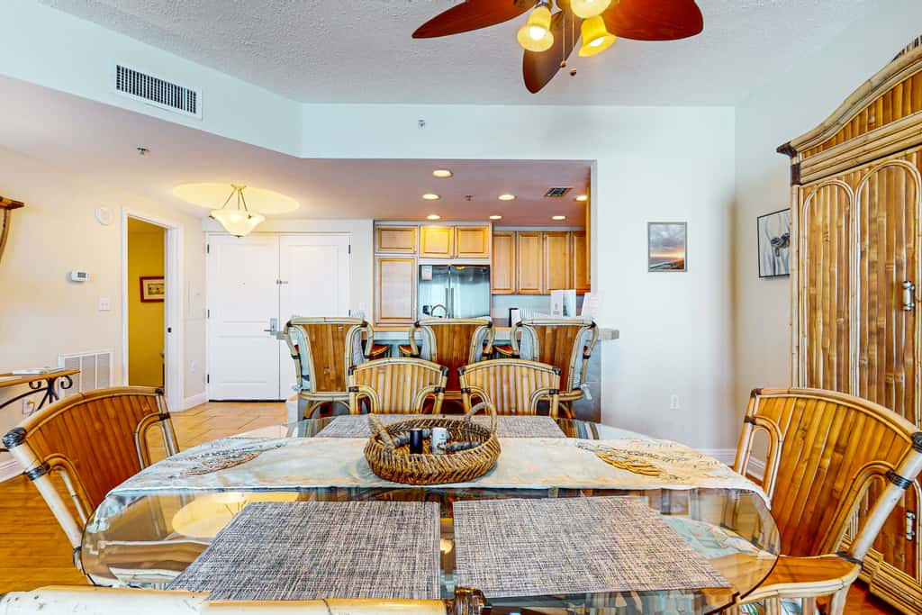 Gorgeous Resort Condo with Gulf Views, Shared Hot Tub, Pools, & Gym