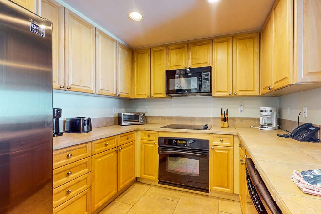 Gorgeous Resort Condo with Gulf Views, Shared Hot Tub, Pools, & Gym