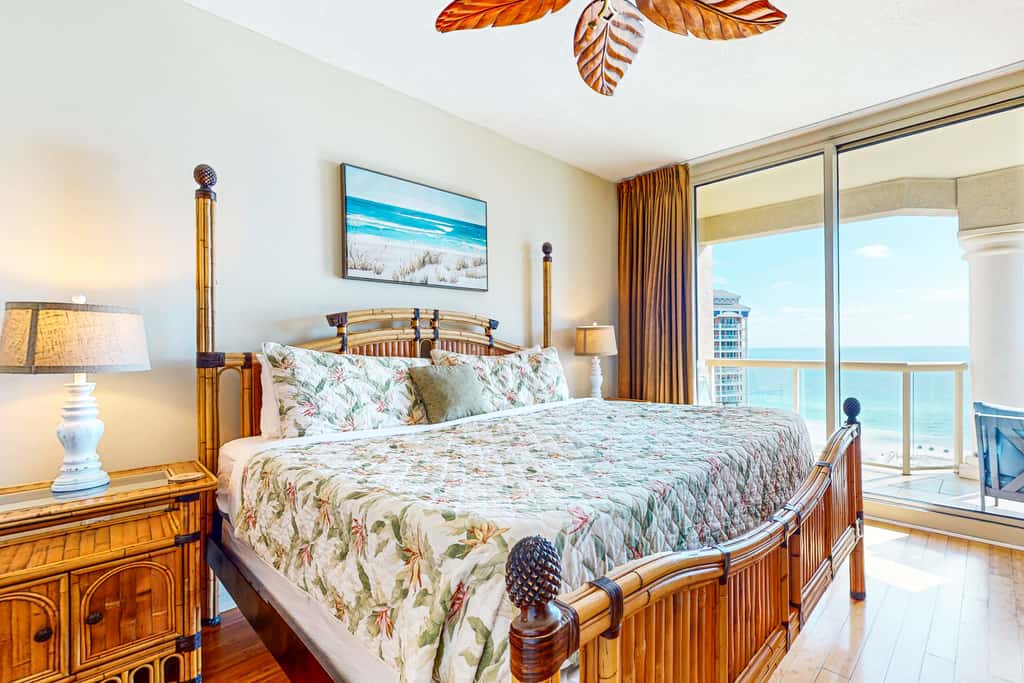 Gorgeous Resort Condo with Gulf Views, Shared Hot Tub, Pools, & Gym