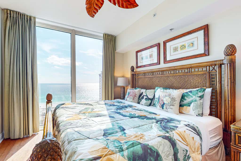 Gorgeous Resort Condo with Gulf Views, Shared Hot Tub, Pools, & Gym
