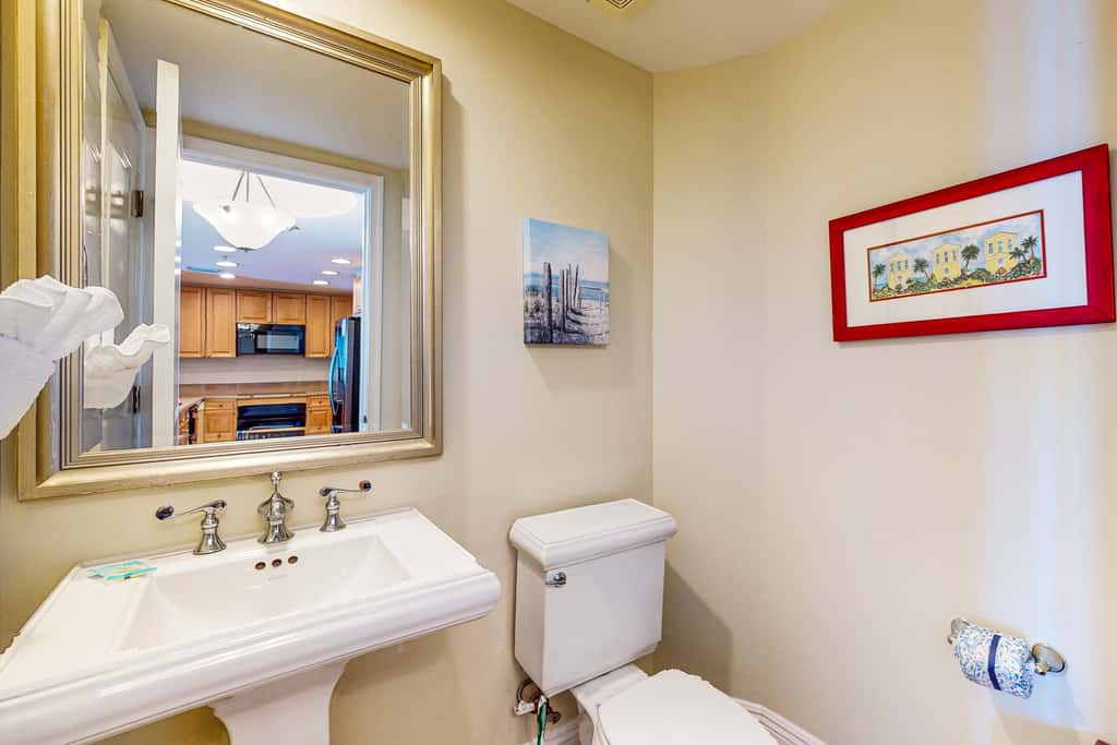 Gorgeous Resort Condo with Gulf Views, Shared Hot Tub, Pools, & Gym