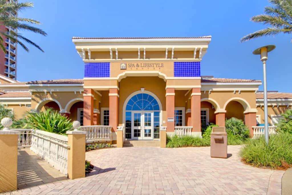 Gorgeous Resort Condo with Gulf Views, Shared Hot Tub, Pools, & Gym