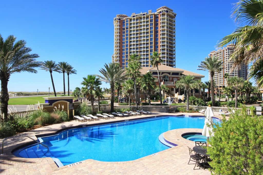 Gorgeous Resort Condo with Gulf Views, Shared Hot Tub, Pools, & Gym