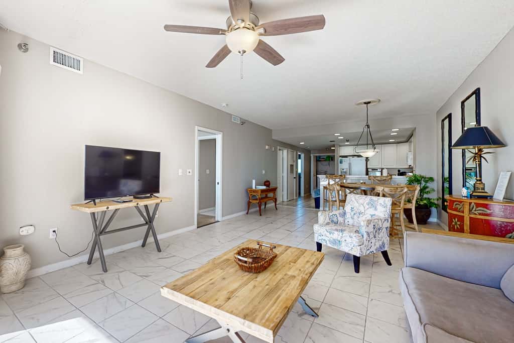 Gulf Front Condo with Onsite Pools, Fitness Center, Dry Sauna, and WiFi