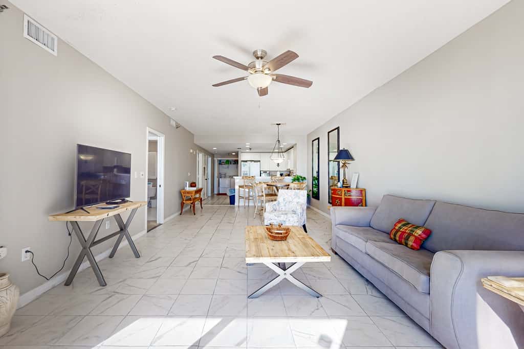 Gulf Front Condo with Onsite Pools, Fitness Center, Dry Sauna, and WiFi
