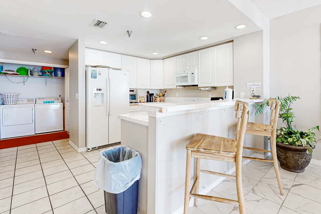 Gulf Front Condo with Onsite Pools, Fitness Center, Dry Sauna, and WiFi
