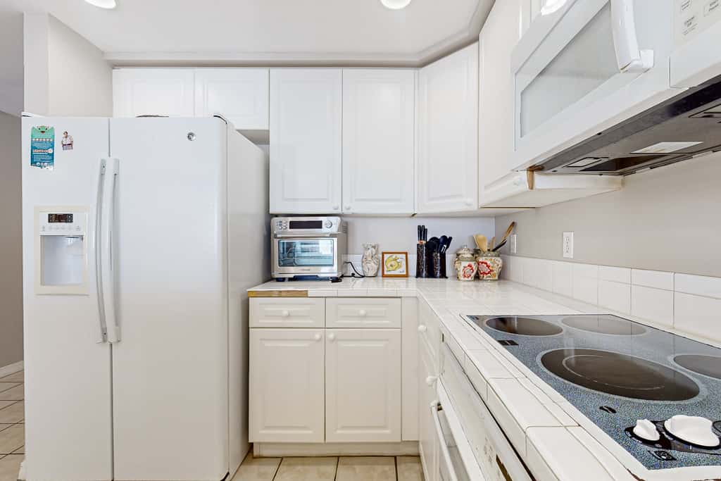 Gulf Front Condo with Onsite Pools, Fitness Center, Dry Sauna, and WiFi