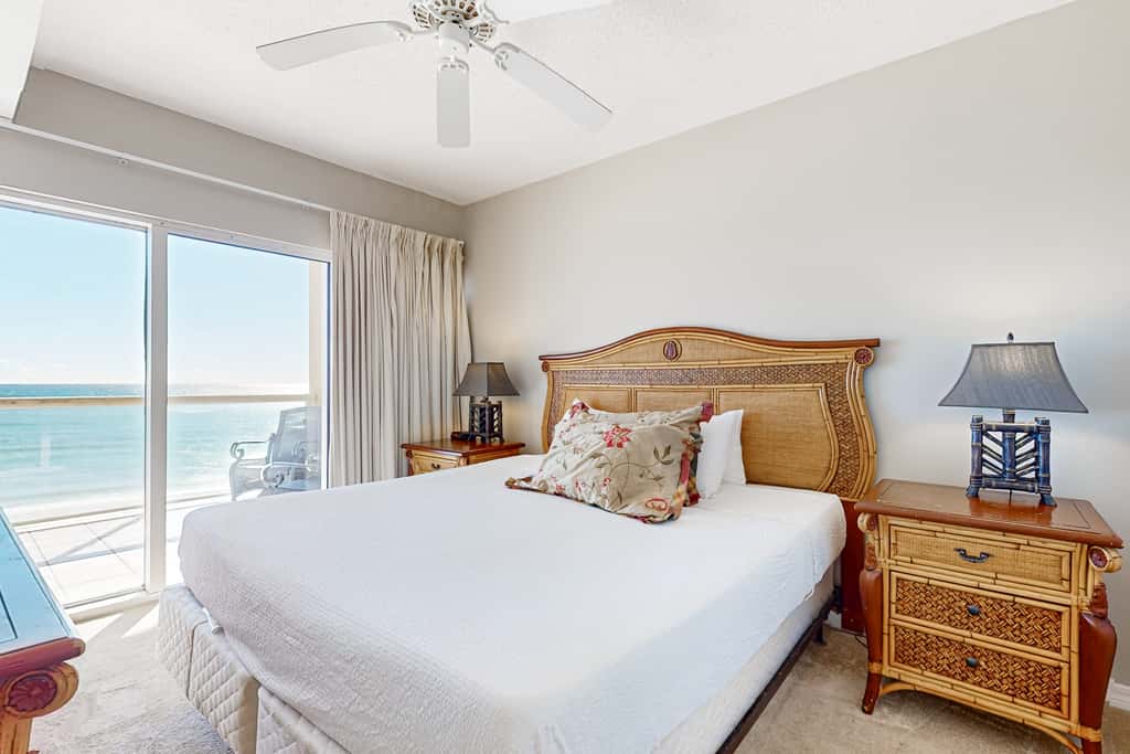 Gulf Front Condo with Onsite Pools, Fitness Center, Dry Sauna, and WiFi