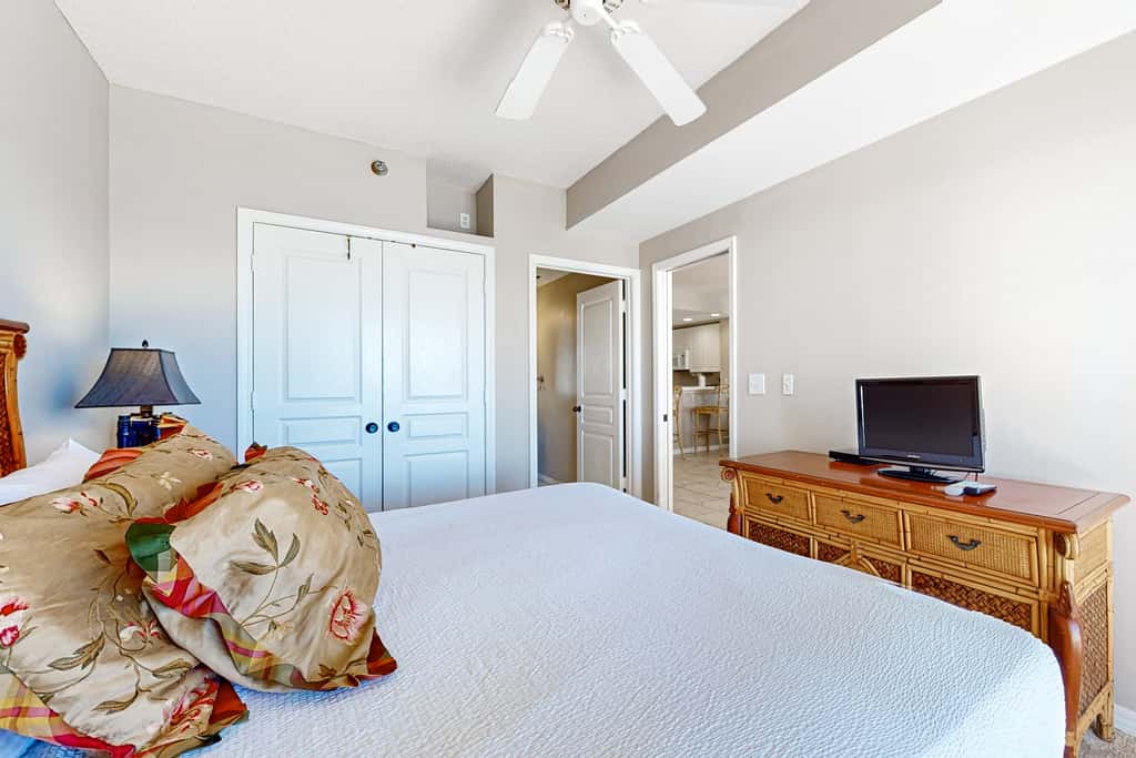 Gulf Front Condo with Onsite Pools, Fitness Center, Dry Sauna, and WiFi