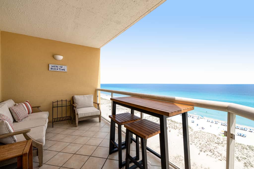Oceanfront Condo with Free WiFi, Central AC, W&D, Shared Hot Tub, Outdoor Pool, Gym