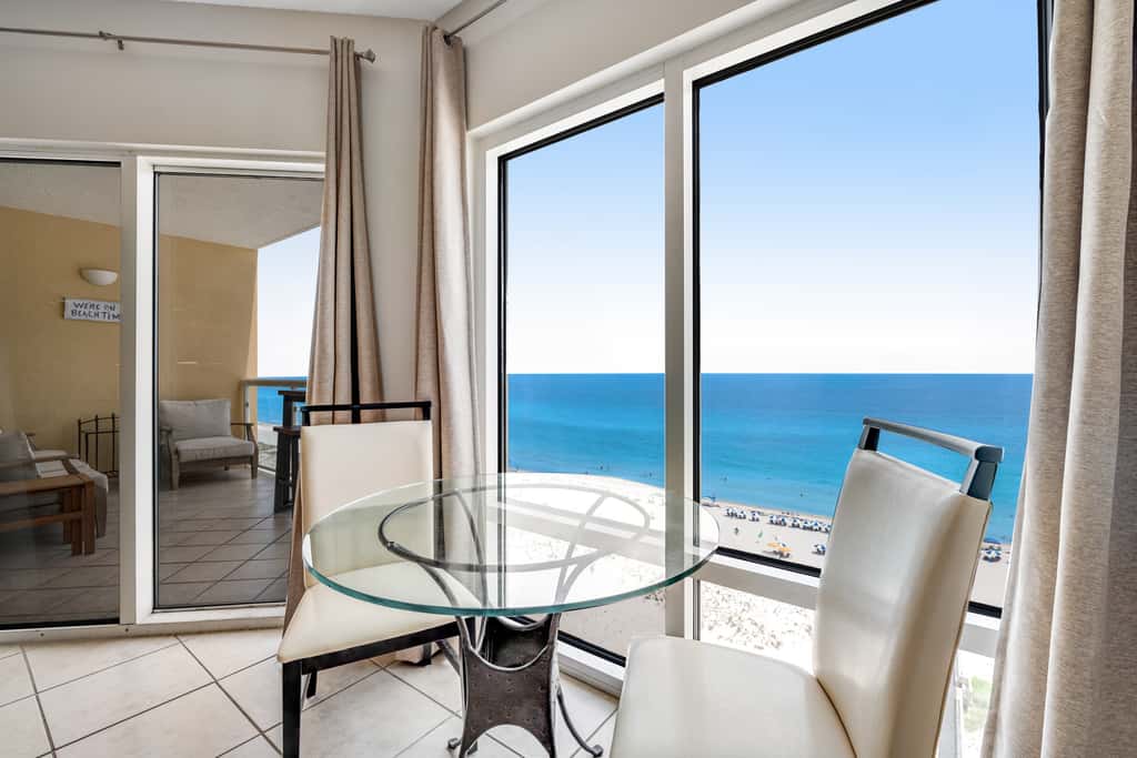 Oceanfront Condo with Free WiFi, Central AC, W&D, Shared Hot Tub, Outdoor Pool, Gym