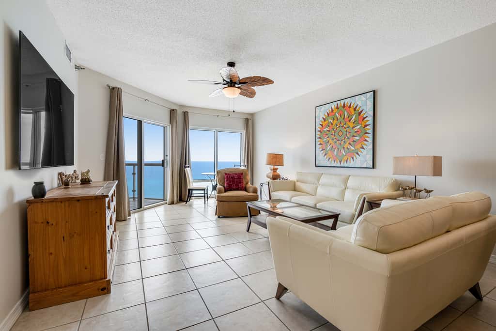 Oceanfront Condo with Free WiFi, Central AC, W&D, Shared Hot Tub, Outdoor Pool, Gym