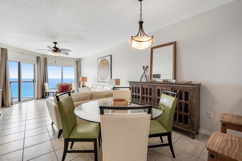 Oceanfront Condo with Free WiFi, Central AC, W&D, Shared Hot Tub, Outdoor Pool, Gym