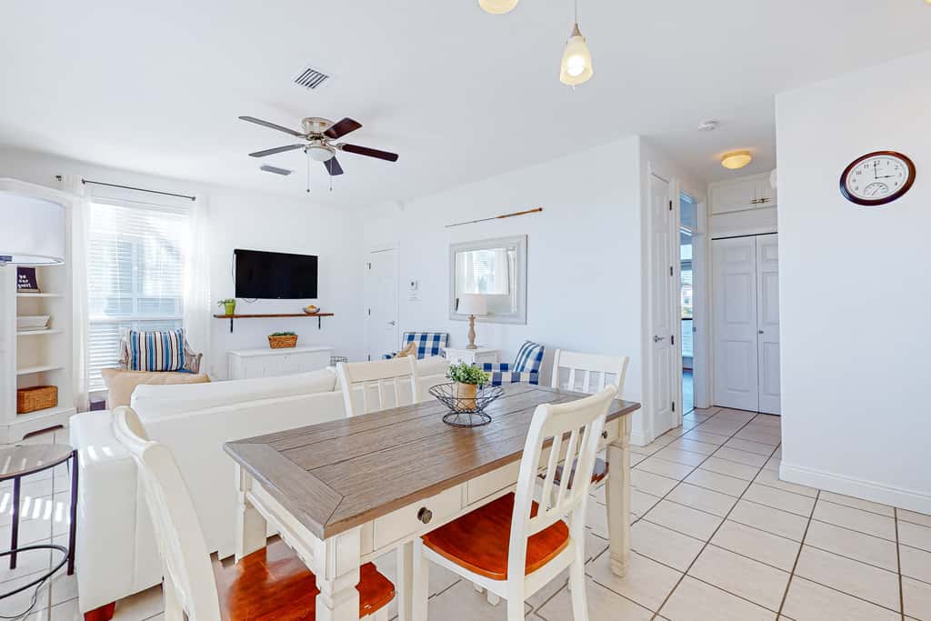 Beautiful lakefront condo with WiFi, beach views, & pool