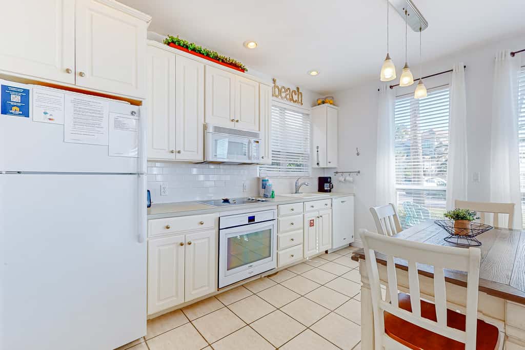 Beautiful lakefront condo with WiFi, beach views, & pool