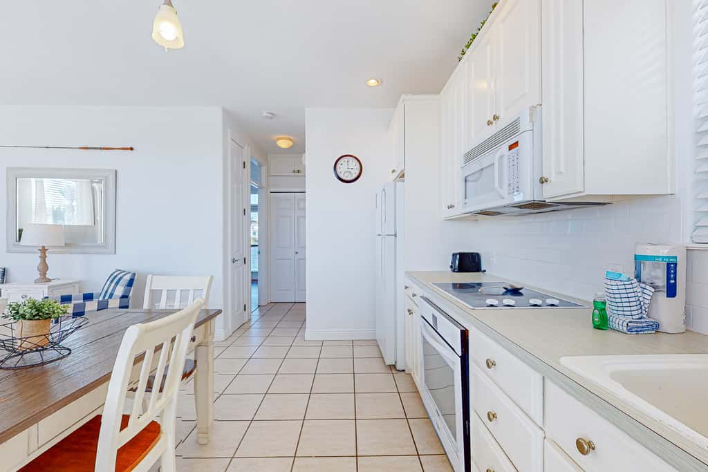 Beautiful lakefront condo with WiFi, beach views, & pool