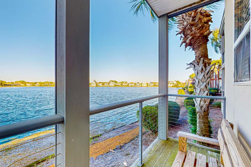 Beautiful lakefront condo with WiFi, beach views, & pool