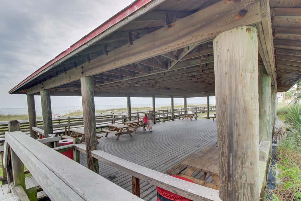 Beautiful lakefront condo with WiFi, beach views, & pool